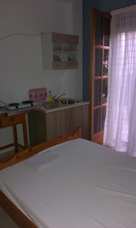 Virginia'S Rooms プラタリア 部屋 写真